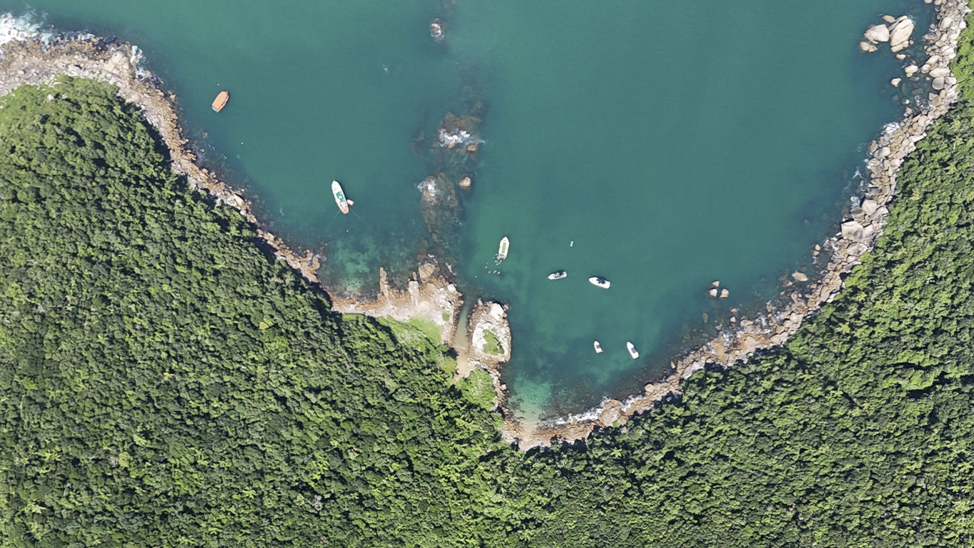 Ilha do macuco vista mar Santa Catarina