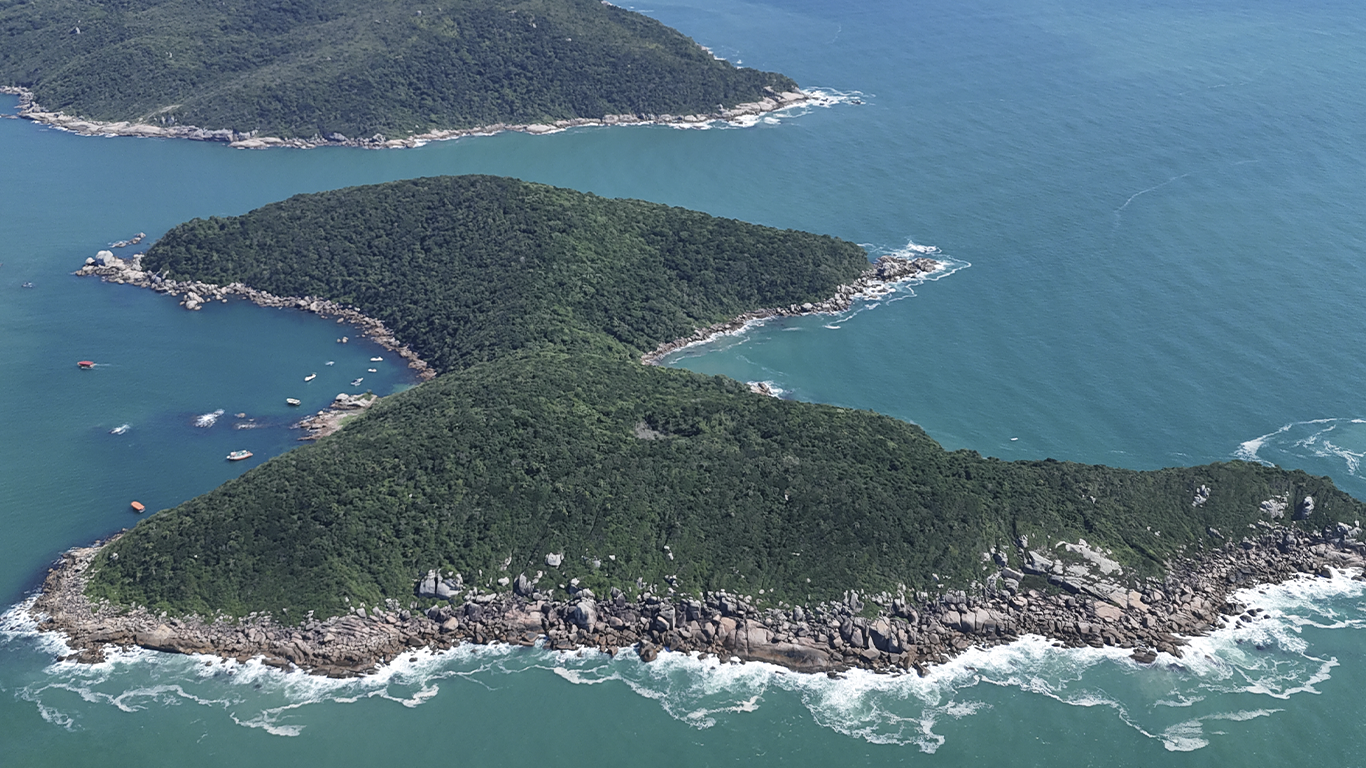 Paisagem ilha macuco bombinhas natureza