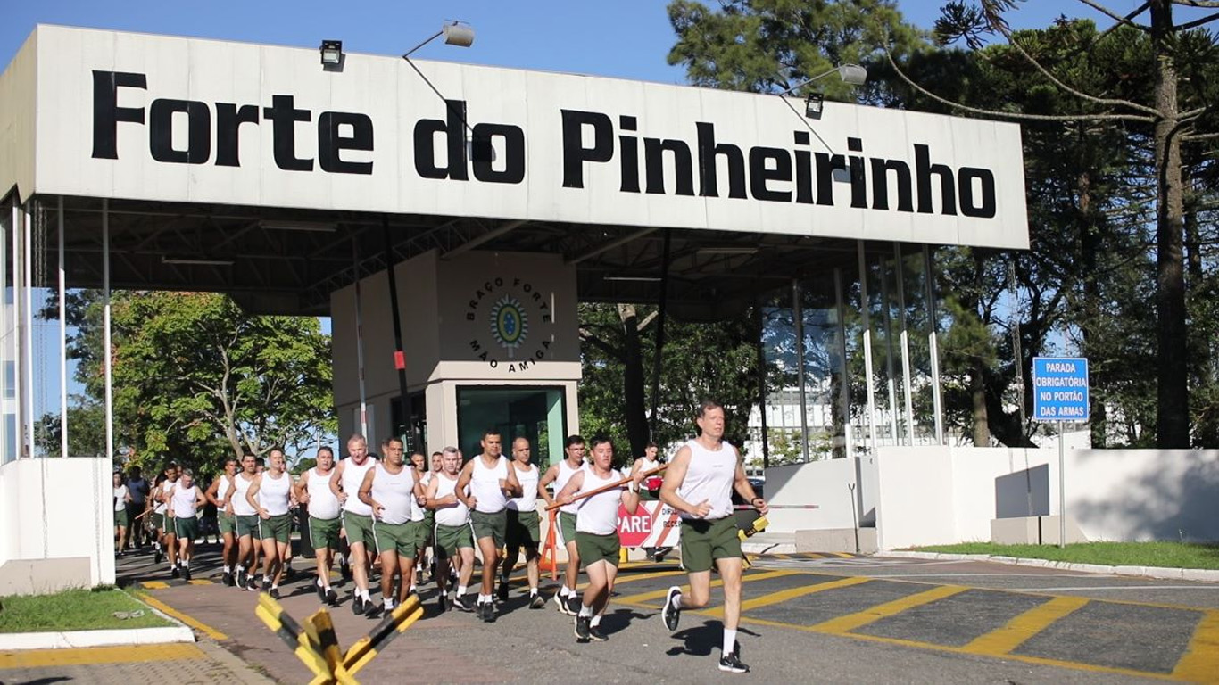Entrada do Forte do Pinheirinho