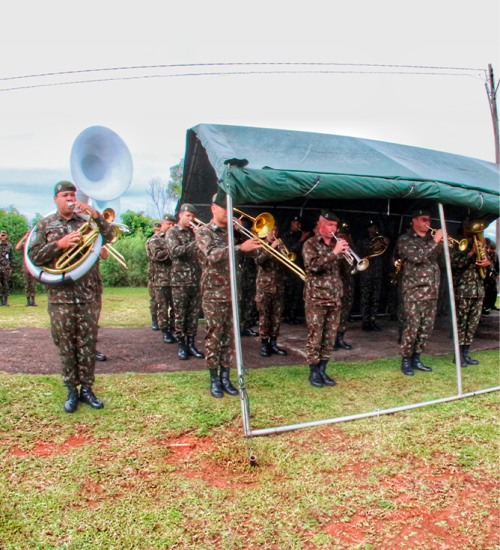 Celebração e História na Corrida do Forte 2024
Soldados Brasileiros apresentando suas músicas aos participantes da Corrida do Forte 2023