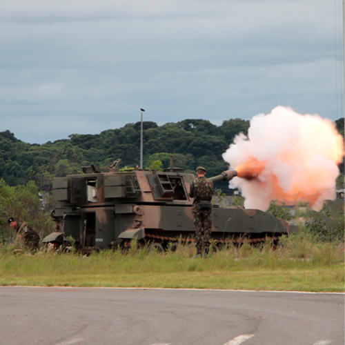 Testemunhe o poder da Ação na corrida do Forte 2024 Soldados testando equipamentos militares Brasileiro na Corrida do Forte 2023